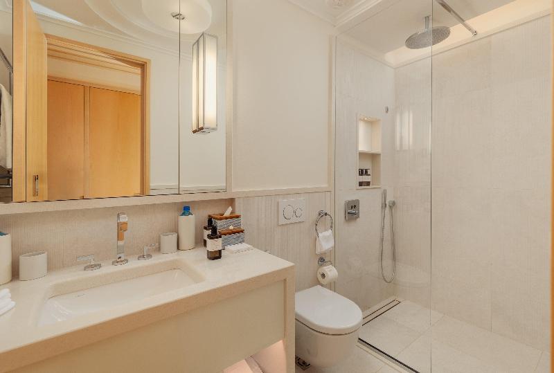 Regent Porto Montenegro Hotel - Oda