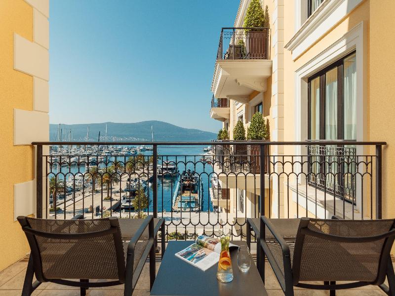 Regent Porto Montenegro Hotel - Oda