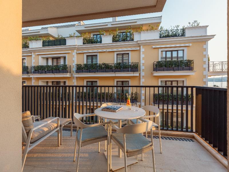 Regent Porto Montenegro Hotel - Oda