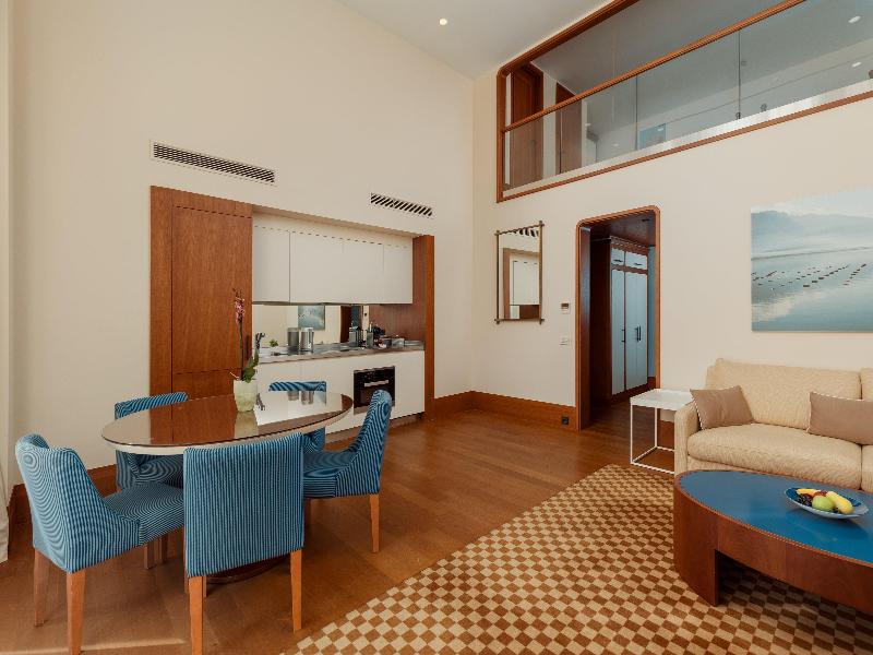 Regent Porto Montenegro Hotel - Oda