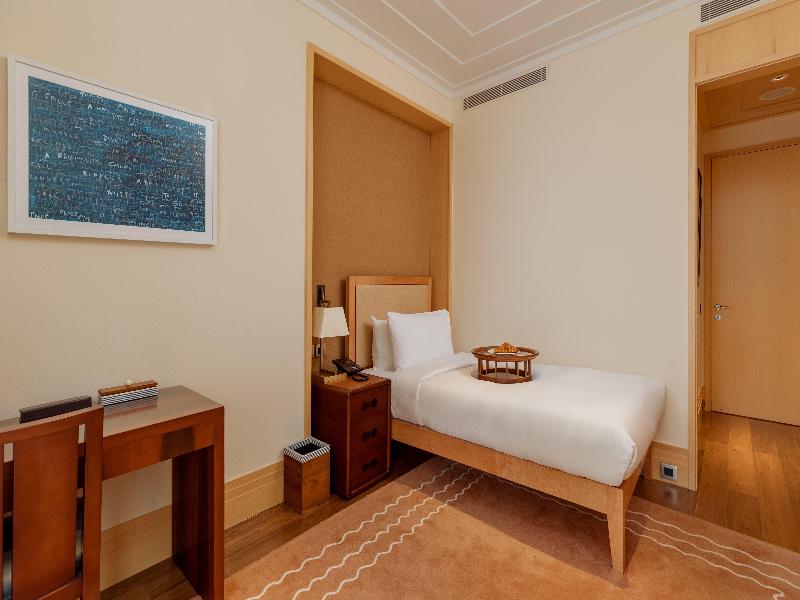 Regent Porto Montenegro Hotel - Oda