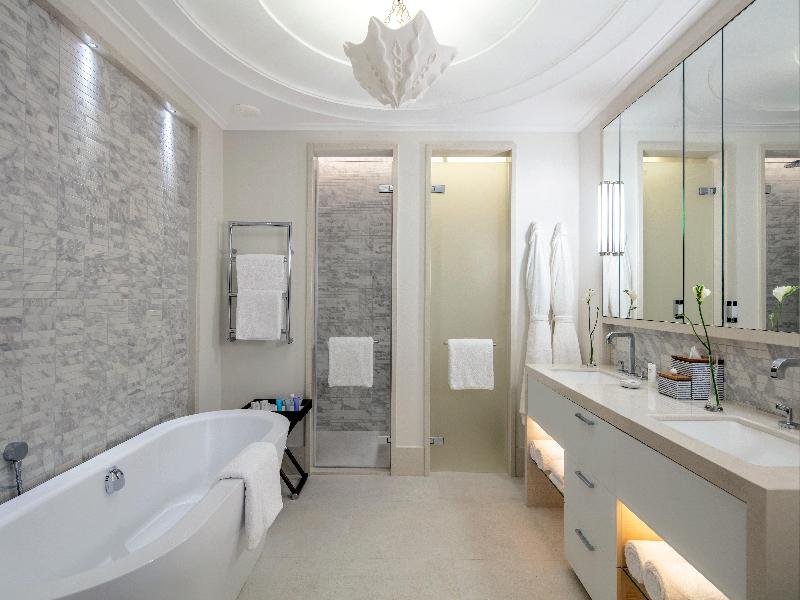 Regent Porto Montenegro Hotel - Oda