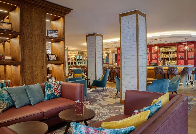 DoubleTree by Hilton Bath - Bar