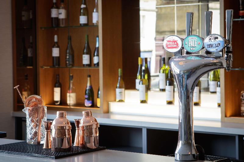 DoubleTree by Hilton Bath - Bar