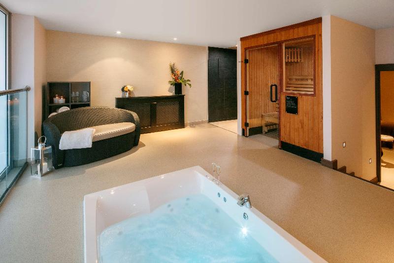 DoubleTree by Hilton Hotel & Spa Chester - Havuz