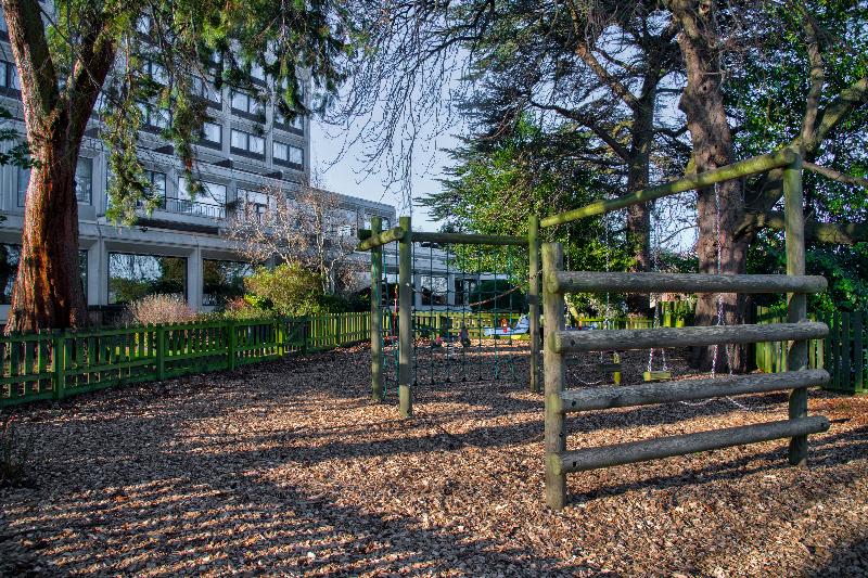 Holiday Inn Express Edinburgh - City West - Genel