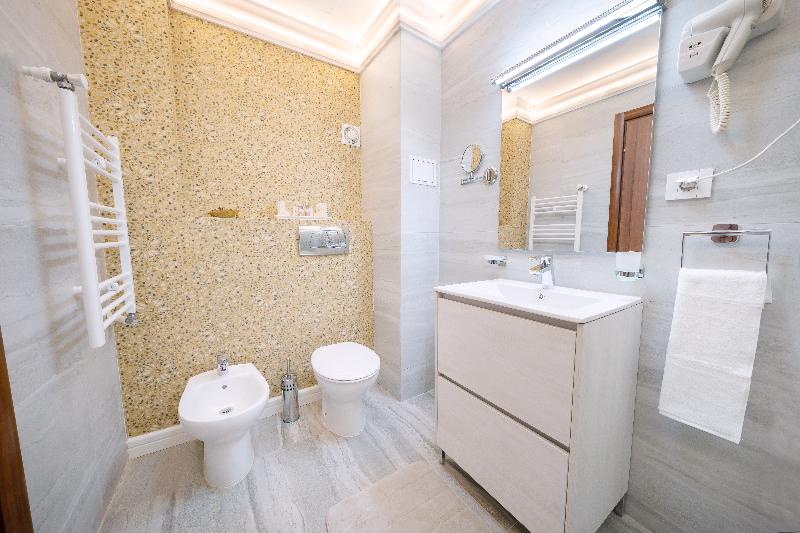 Phoenicia Comfort - Oda