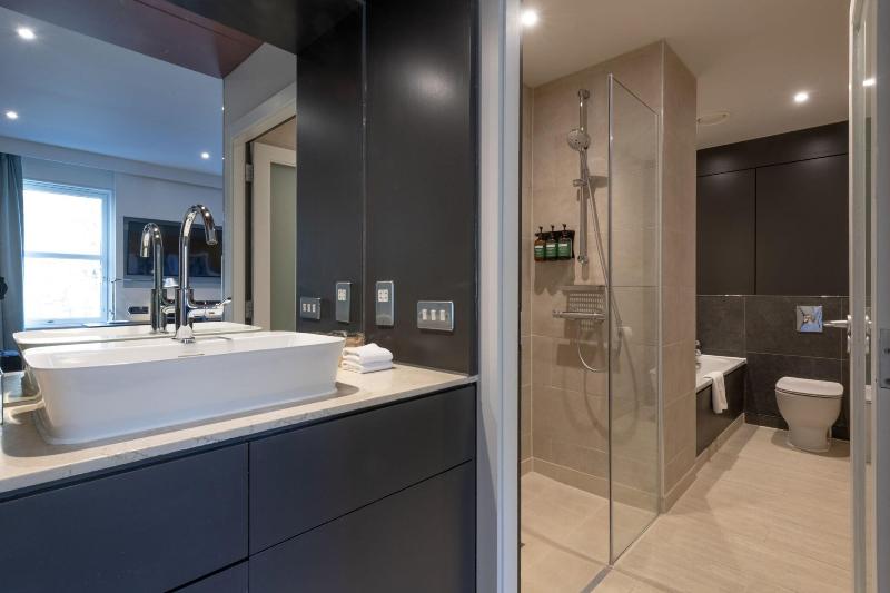 Apex City Hotel - Oda