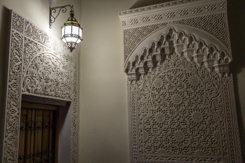 Riad Taryana - Lobi