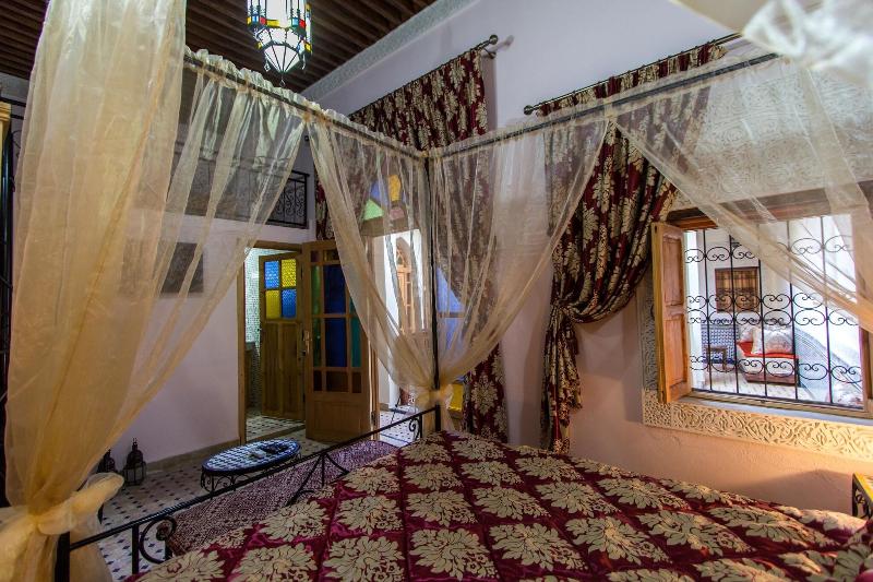 Riad Taryana - Oda