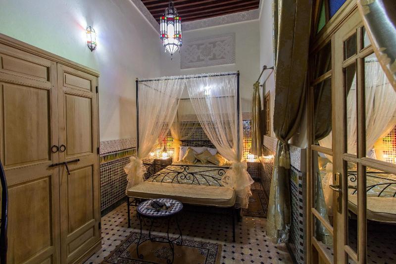 Riad Taryana - Oda