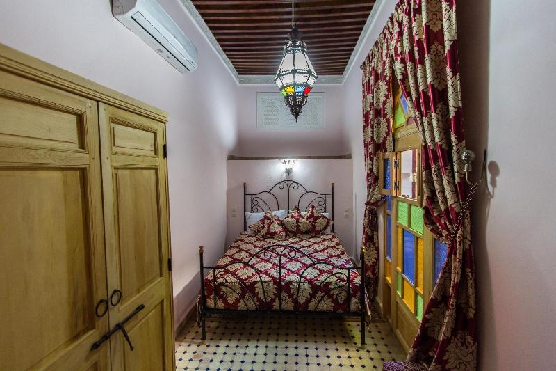 Riad Taryana - Oda