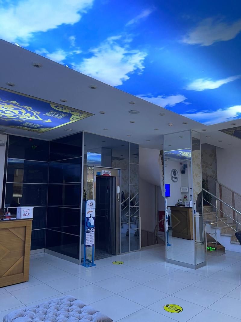Raimond hotel - Lobi