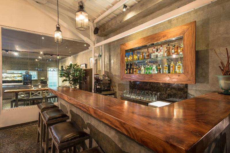 Kejora Suites - Bar