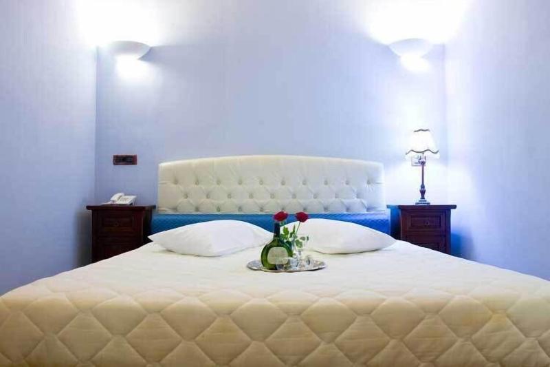 Kyveli Suites - Oda