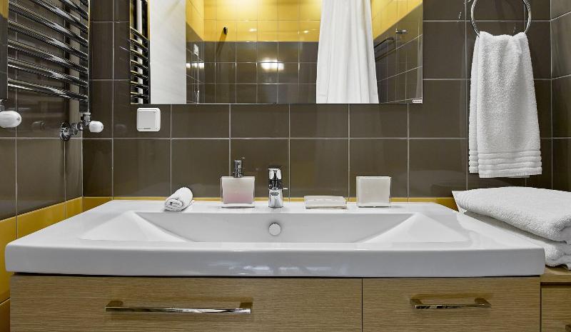 Scale Suites - Oda
