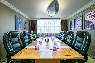 Crowne Plaza John Lennon Airport fotoÄŸrafÄ±