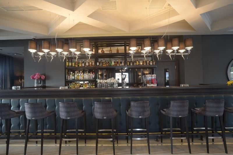 Theasis - Bar