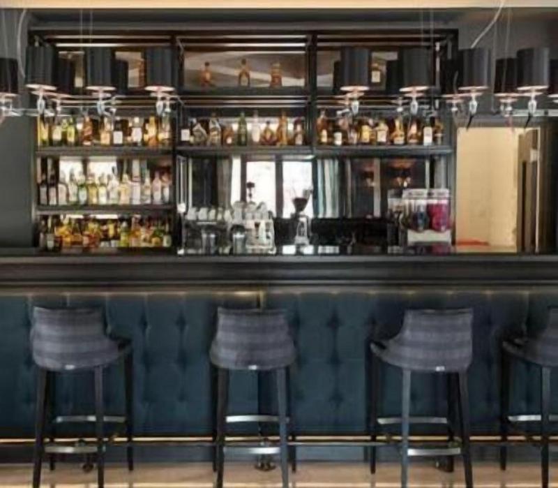 Theasis - Bar