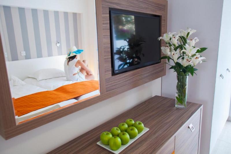 Princessa Vera Hotel Apts - Oda