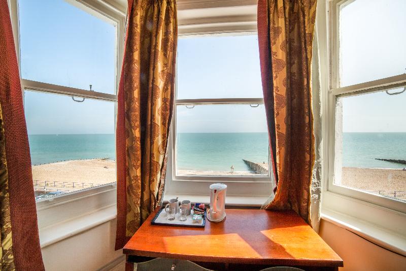 The Strand Hotel - Lobi