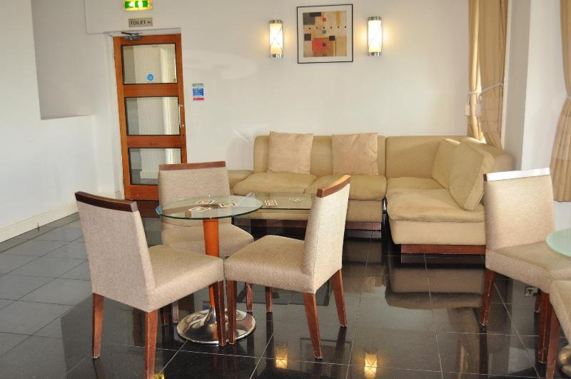 The Strand Hotel - Lobi