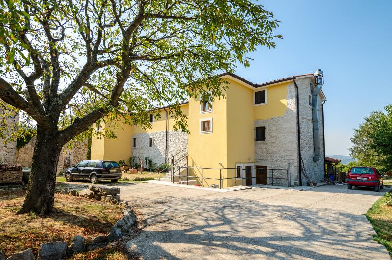Villa Calussovo - Genel