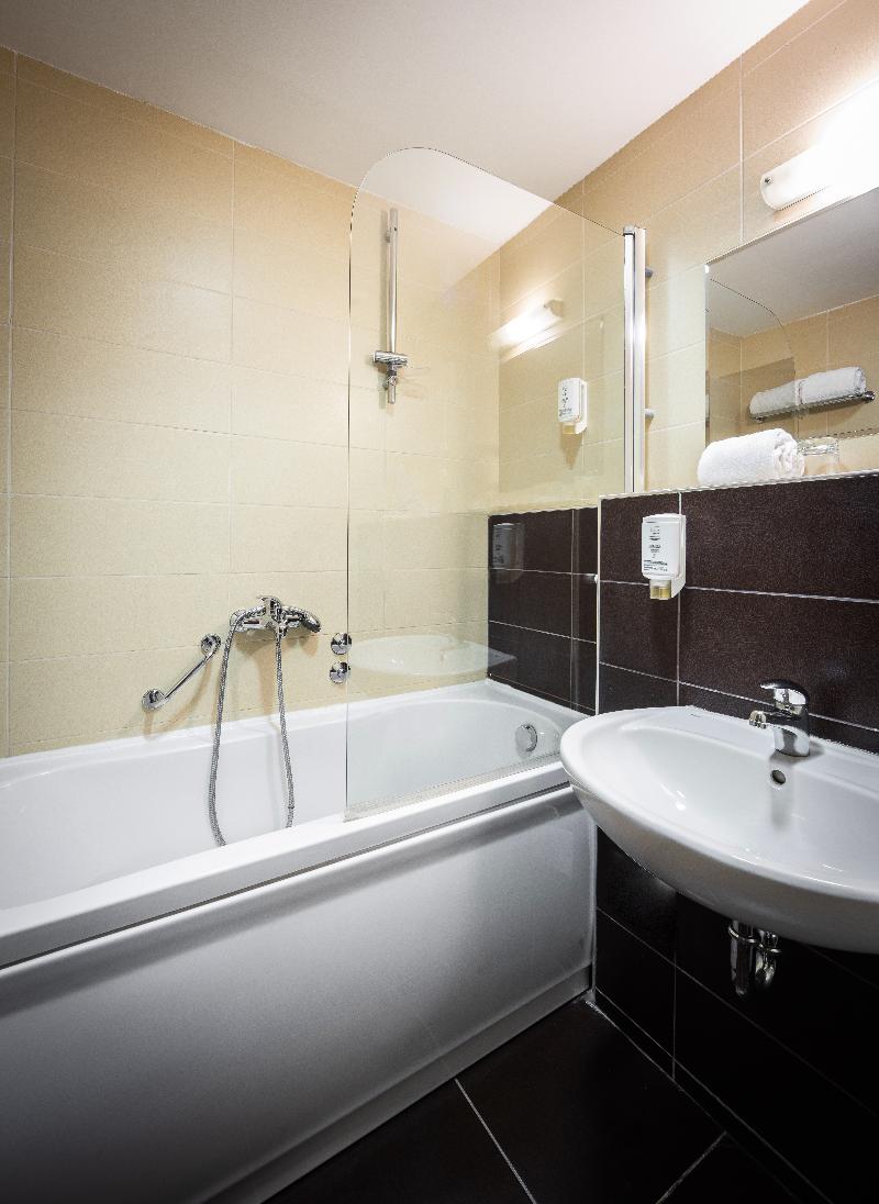 Nobel Inn Hotel - Oda