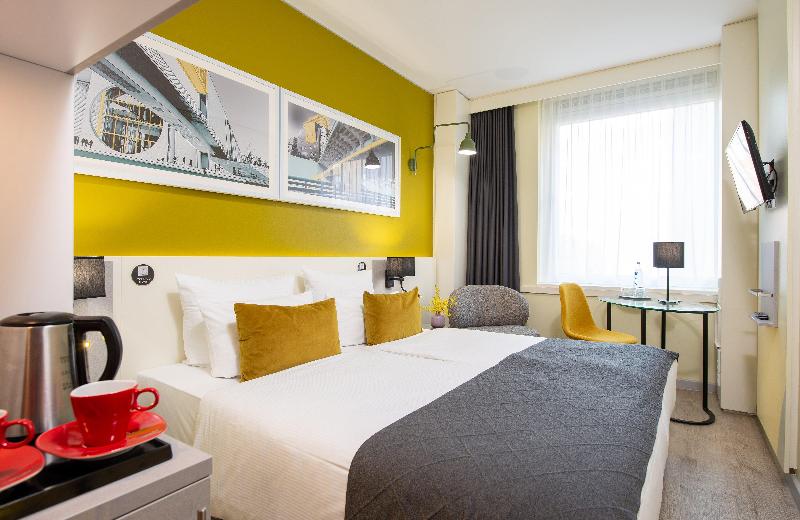 Leonardo Hotel Berlin Mitte - Oda