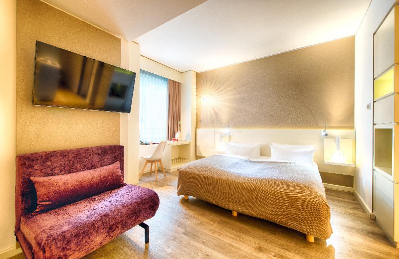 Leonardo Hotel Berlin Mitte - Oda