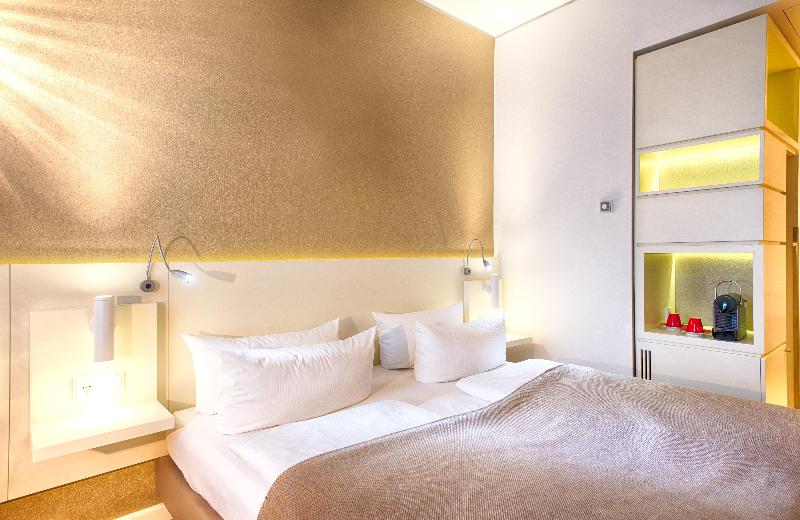 Leonardo Hotel Berlin Mitte - Oda