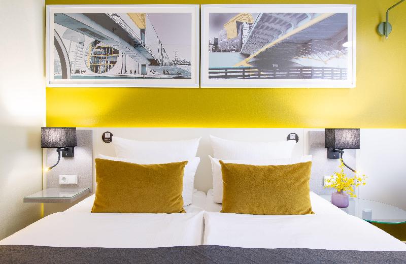 Leonardo Hotel Berlin Mitte - Oda