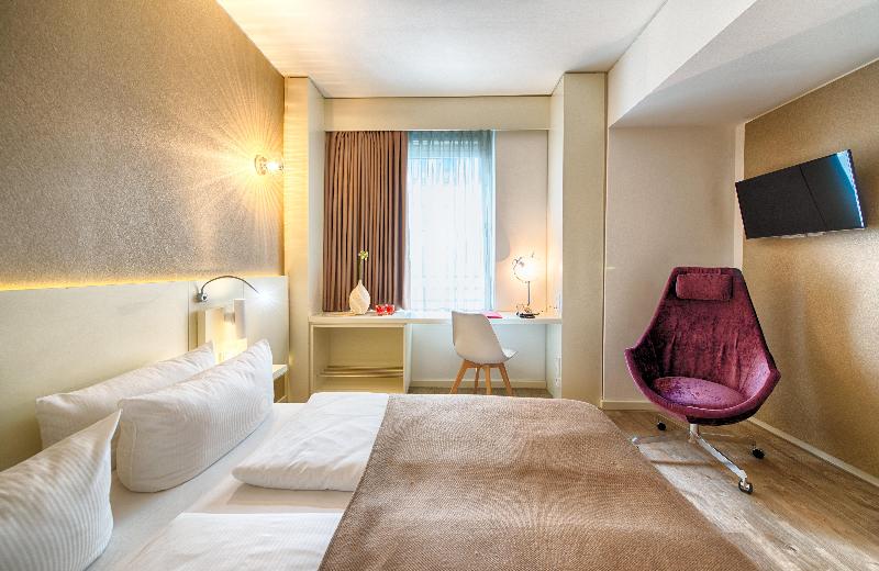 Leonardo Hotel Berlin Mitte - Oda
