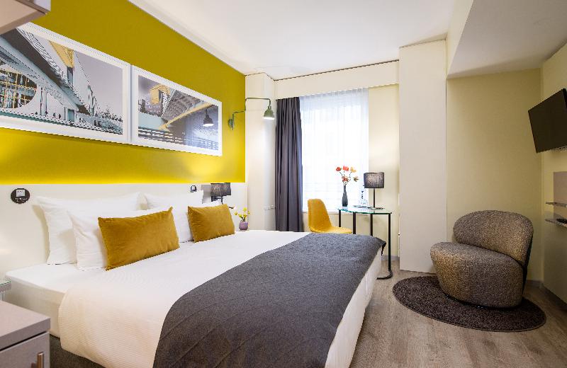Leonardo Hotel Berlin Mitte - Oda