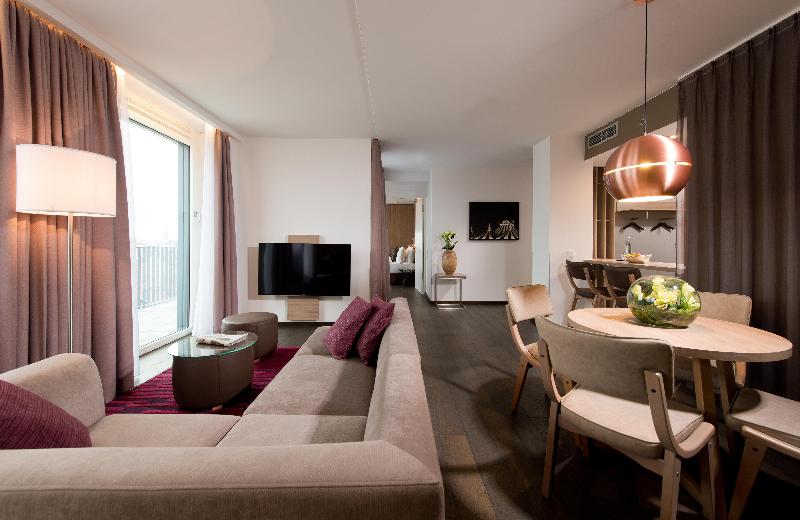 Leonardo Hotel Berlin Mitte - Oda