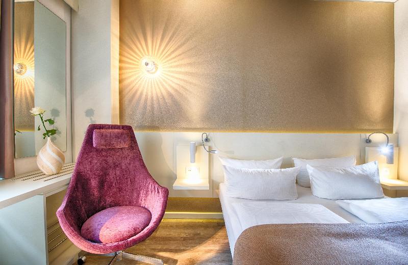 Leonardo Hotel Berlin Mitte - Oda