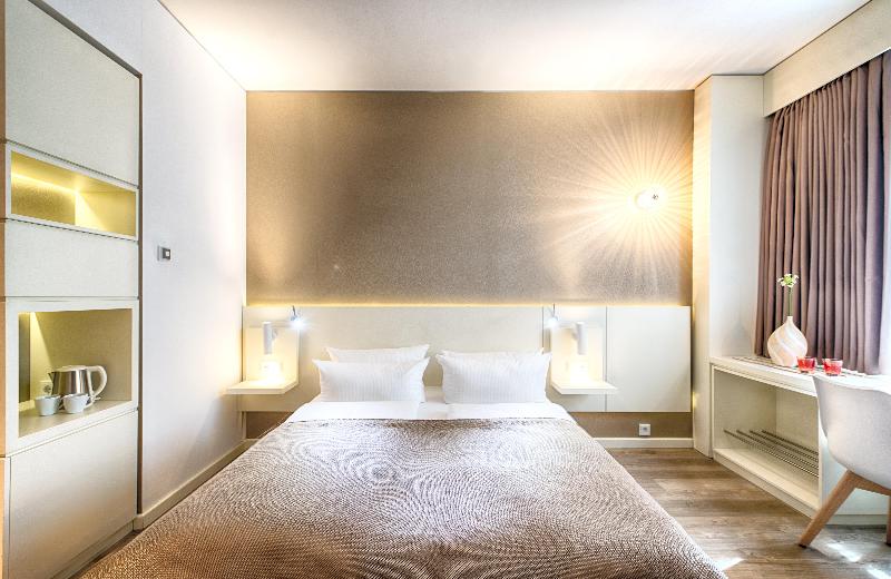 Leonardo Hotel Berlin Mitte - Oda