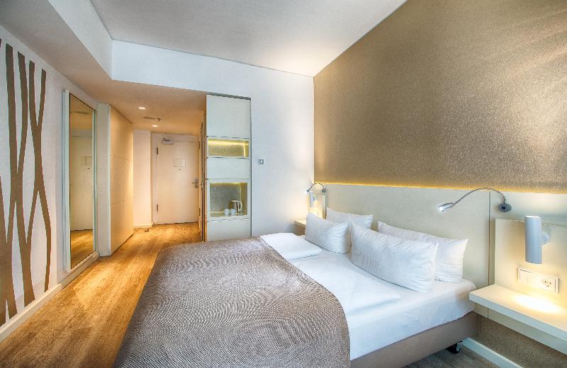 Leonardo Hotel Berlin Mitte - Oda