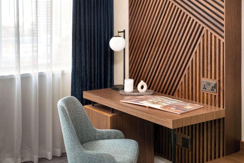 Hilton London Metropole - Genel