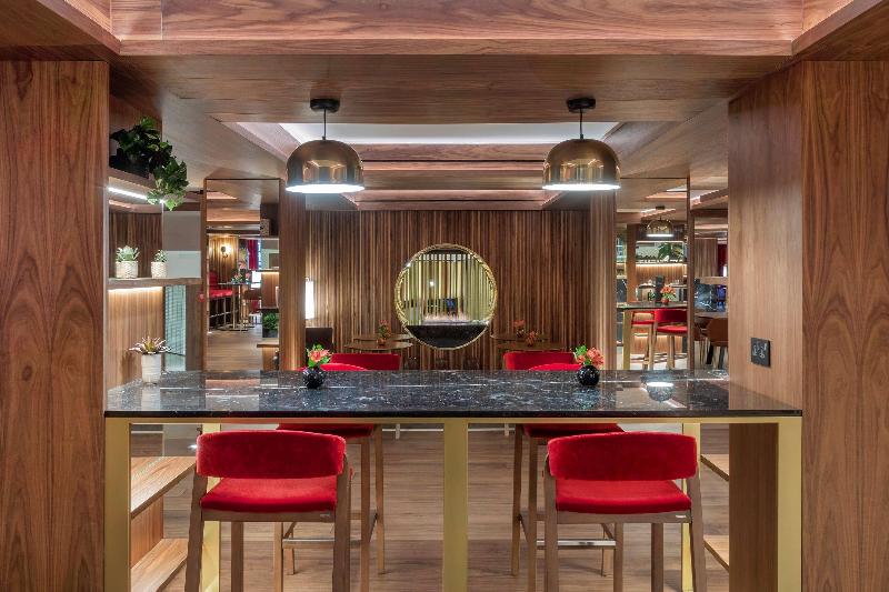 Melia White House - Bar