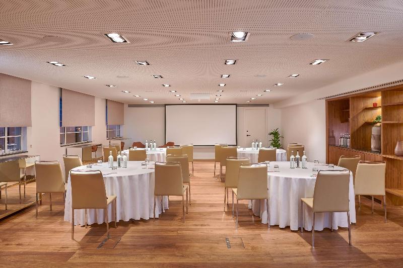 Melia White House - Toplantı
