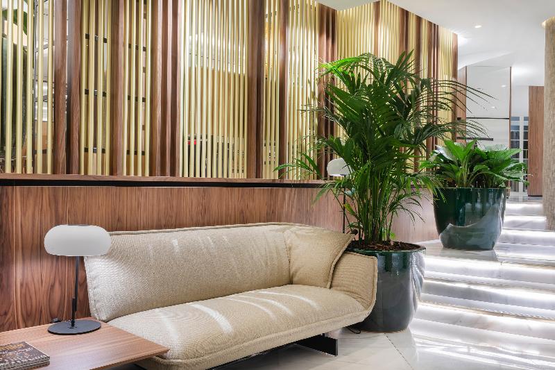 Melia White House - Genel