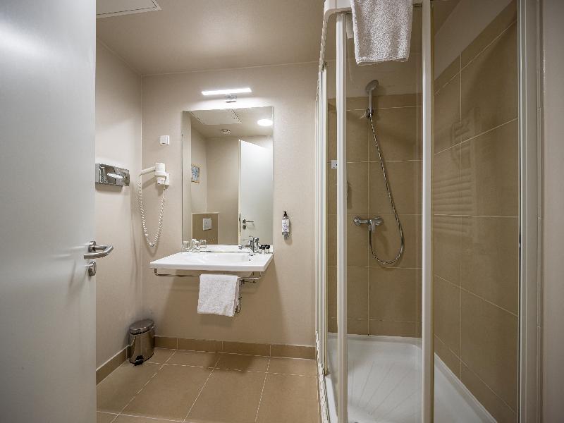 Queen Elizabeth Hotel - Oda