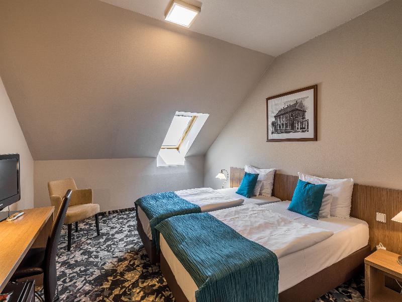 Queen Elizabeth Hotel - Oda