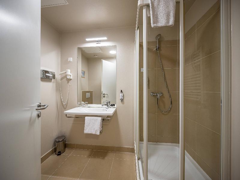 Queen Elizabeth Hotel - Oda
