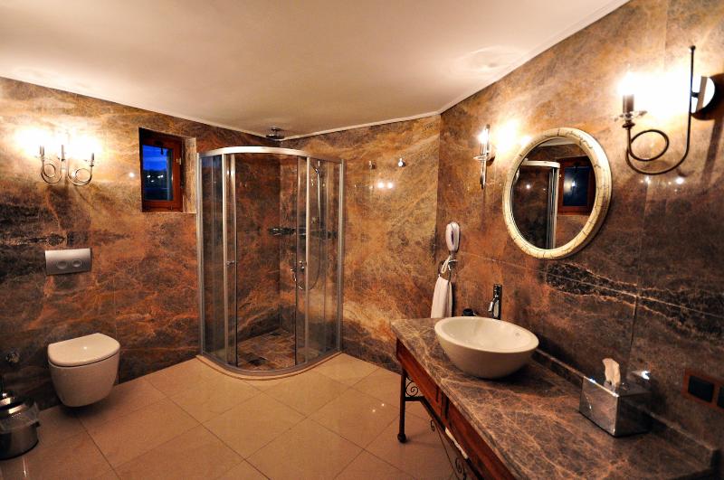 Tafoni Houses Cave Hotel - Oda