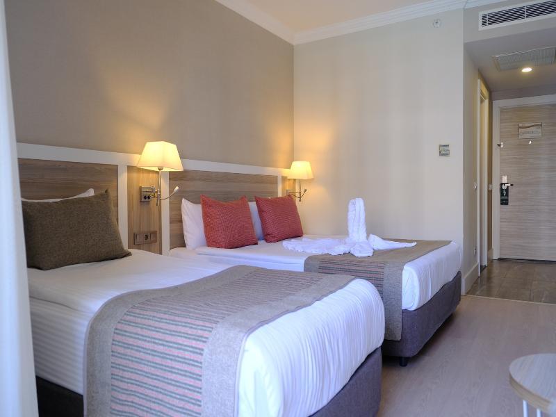 Port River Hotel & Spa - Oda
