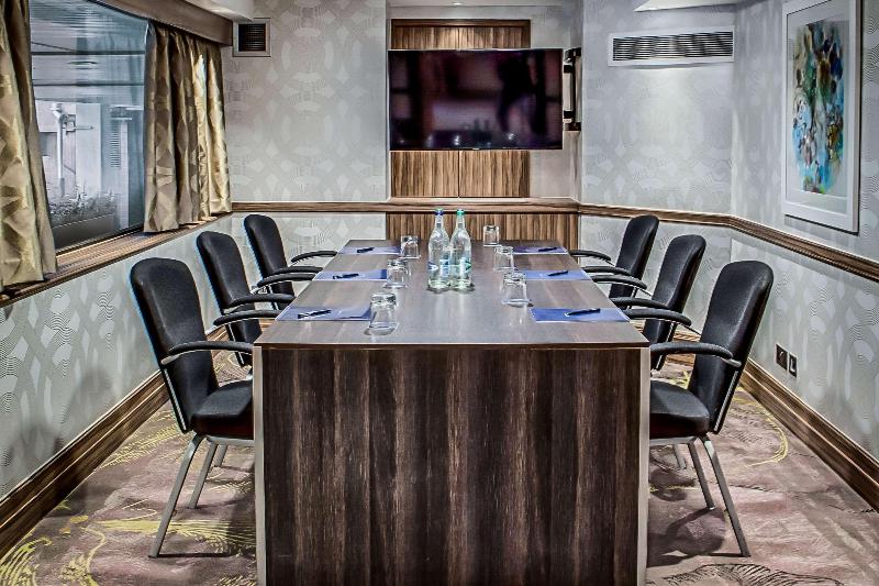 Hilton London Kensington - Genel