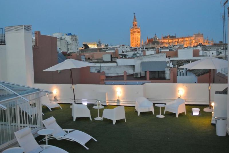 Suites Sevilla Plaza - Genel