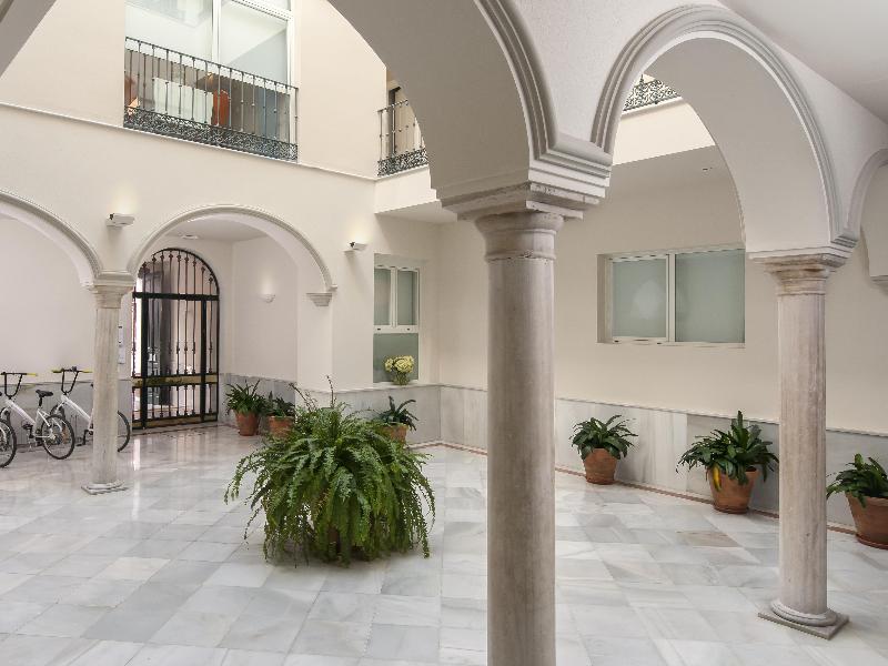 Suites Sevilla Plaza - Genel